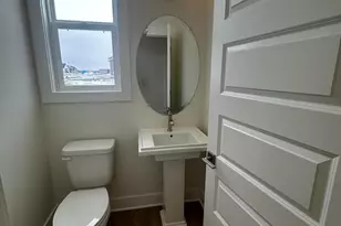 1710 Round Barn Dr, Hudsonville, MI 49426 - Photo 9