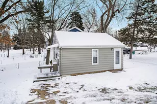 448 Richfield Ave, Springfield, MI 49037 - Photo 15