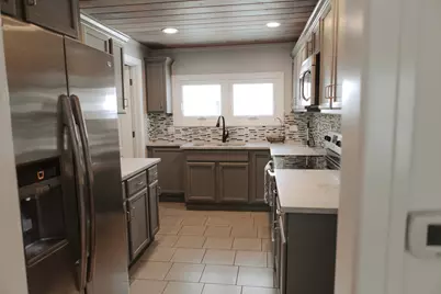 298 W Empire Avenue, Benton Harbor, MI 49022 - Photo 21