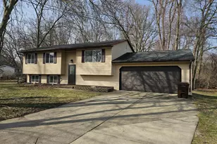 2212 Aurora Dr, Jackson, MI 49203 - Photo 1