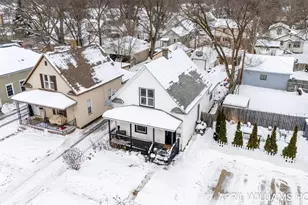 243 W 14th St, Holland, MI 49423 - Photo 25