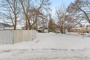 76 Budlong St, Hillsdale, MI 49242 - Photo 15