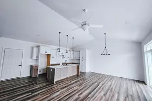 246 Glei Ct, Hillsdale, MI 49242 - Photo 9