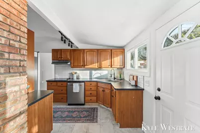 3144 Kensboro Avenue NE, Grand Rapids, MI 49505 - Photo 7