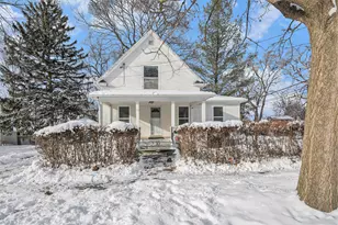 718 Center St, Jackson, MI 49202 - Photo 1