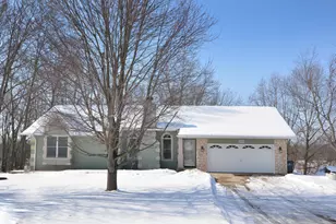 54060 W Ridgeview Circle, Paw Paw, MI 49079 - Photo 3
