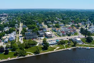 218 S Harbor Dr, Grand Haven, MI 49417 - Photo 3