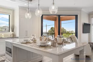 218 S Harbor Dr, Grand Haven, MI 49417 - Photo 9