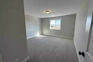 562 Lincoln Lawns Dr NW, Walker, MI 49534 - Photo 17