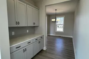 562 Lincoln Lawns Dr NW, Walker, MI 49534 - Photo 5