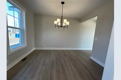 562 Lincoln Lawns Drive NW, Walker, MI 49534 - Photo 9