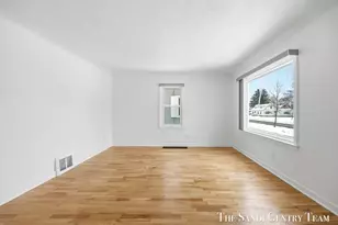 803 S Griffin St, Grand Haven, MI 49417 - Photo 7