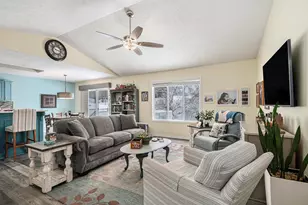 241 Glendale Dr NE, Rockford, MI 49341 - Photo 5