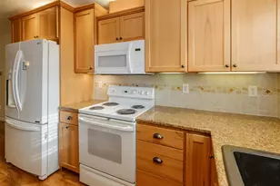 7525 Woodcrest St, Portage, MI 49024 - Photo 5