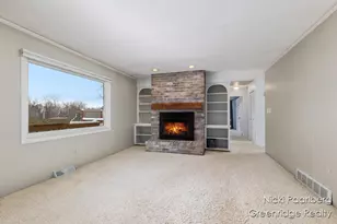 1010 Cherrywood Ln NE, Grand Rapids, MI 49505 - Photo 7