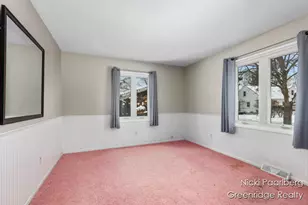 1010 Cherrywood Ln NE, Grand Rapids, MI 49505 - Photo 17