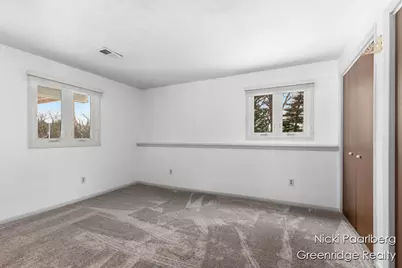 1010 Cherrywood Lane NE, Grand Rapids, MI 49505 - Photo 29