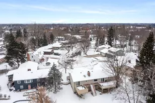 1010 Cherrywood Ln NE, Grand Rapids, MI 49505 - Photo 47