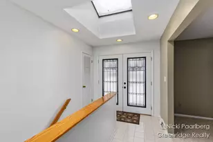 1010 Cherrywood Ln NE, Grand Rapids, MI 49505 - Photo 3