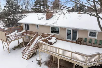 1010 Cherrywood Lane NE, Grand Rapids, MI 49505 - Photo 37