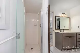 1010 Cherrywood Ln NE, Grand Rapids, MI 49505 - Photo 31