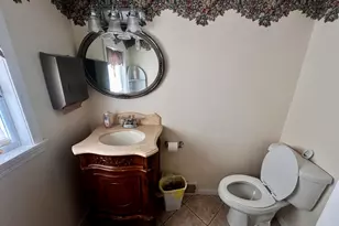 526 Fairyland Ave, Jackson, MI 49202 - Photo 13