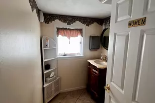 526 Fairyland Ave, Jackson, MI 49202 - Photo 11