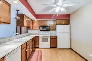 355 W Columbia Ave, Battle Creek, MI 49015 - Photo 3