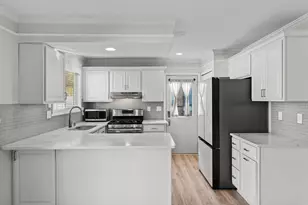 230 Selkirk St, Canton, MI 48187 - Photo 9