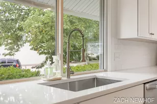 430 Washington Ave, Holland, MI 49423 - Photo 3