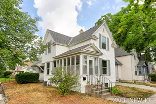 430 Washington Ave, Holland, MI 49423 - Photo 1