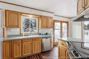 312 E Clinton St, Hastings, MI 49058 - Photo 11