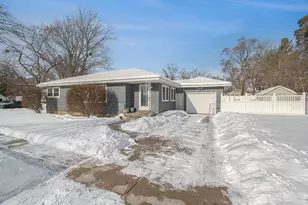 409 South St, Spring Lake, MI 49456 - Photo 3