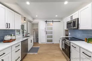 330 Norwood St, Rockford, MI 49341 - Photo 3