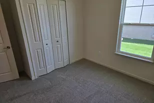 807 Plum Vlg Dr, Monroe, MI 48161 - Photo 5