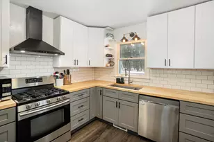 18689 W Spring Lake Rd, Spring Lake, MI 49456 - Photo 9