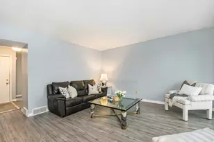 6249 Acropolis Dr SE, Grand Rapids, MI 49546 - Photo 5