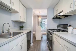 6249 Acropolis Dr SE, Grand Rapids, MI 49546 - Photo 11