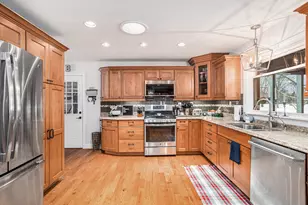 318 Fairway Dr, Coldwater, MI 49036 - Photo 11