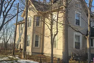 468 Colfax Ave, Benton Harbor, MI 49022 - Photo 3