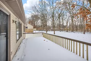 2815 S Wood Dale Dr, Jackson, MI 49203 - Photo 11