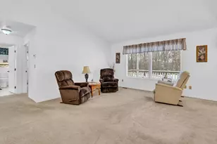 2815 S Wood Dale Dr, Jackson, MI 49203 - Photo 7
