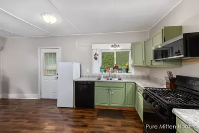 417 Sanborn Avenue, Big Rapids, MI 49307 - Photo 7