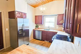 909 Barton St, Otsego, MI 49078 - Photo 9