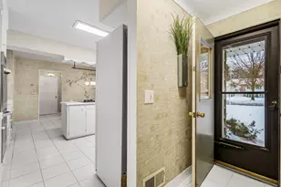 1907 Chevy Chase Blvd, Kalamazoo, MI 49008 - Photo 29