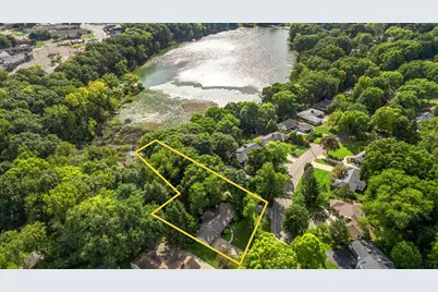 1907 Chevy Chase Boulevard, Kalamazoo, MI 49008 - Photo 5