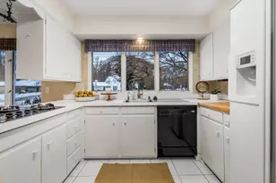 1907 Chevy Chase Blvd, Kalamazoo, MI 49008 - Photo 27