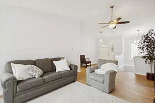 3039 Jeanlin Dr SE, Grand Rapids, MI 49546 - Photo 9