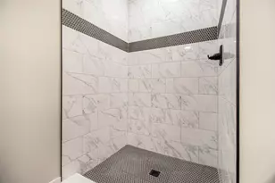 2338 Glenwood Dr, Kalamazoo, MI 49008 - Photo 23