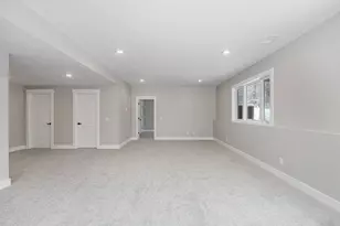 2727 Bridge Pl Dr NE, Grand Rapids, MI 49525 - Photo 13